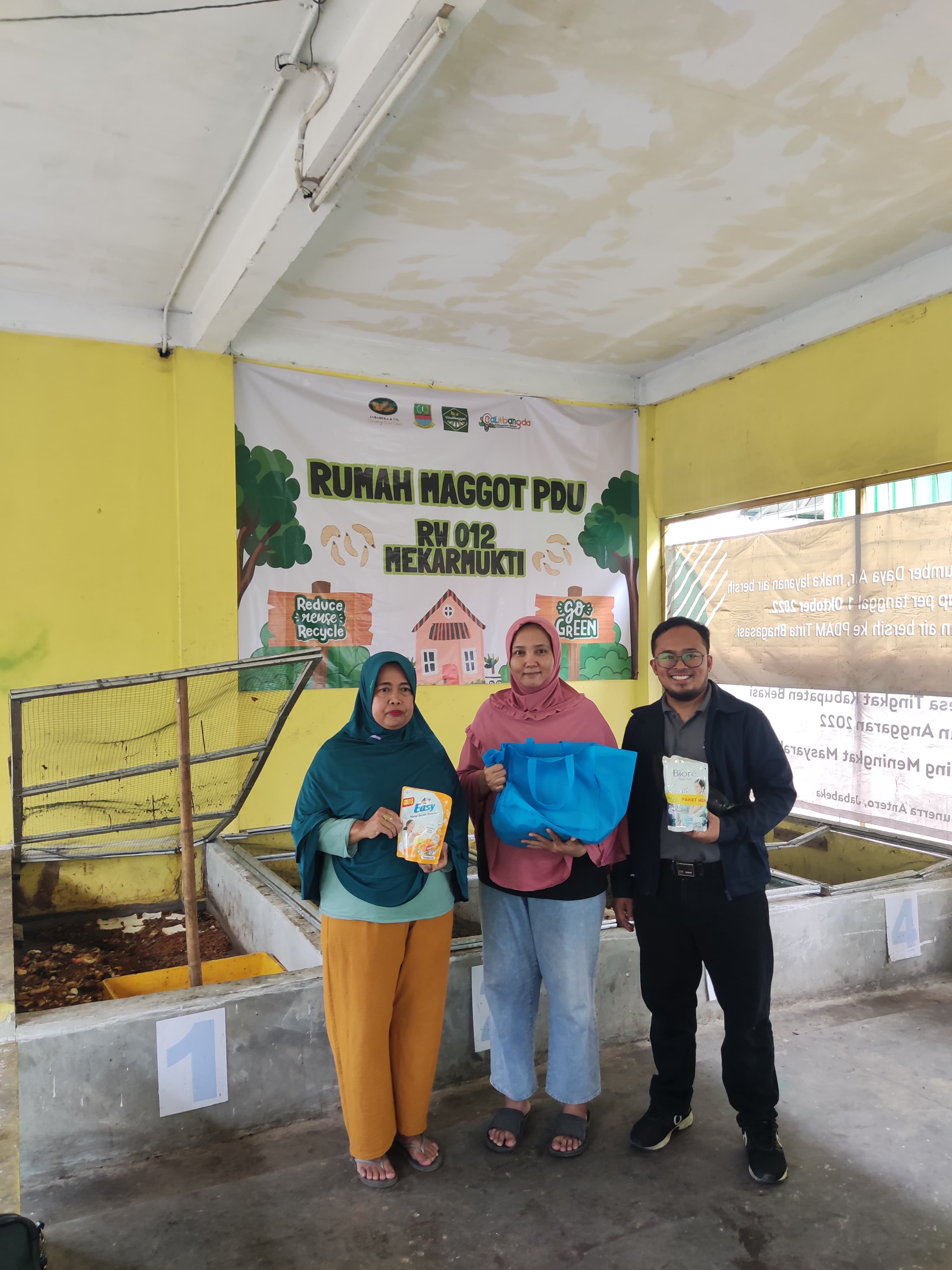 Bantuan Infrastruktur Pusat Daur Ulang Sampah